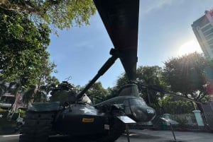 無料E-Sim戦争証跡博物館＆独立記念宮殿ツアー