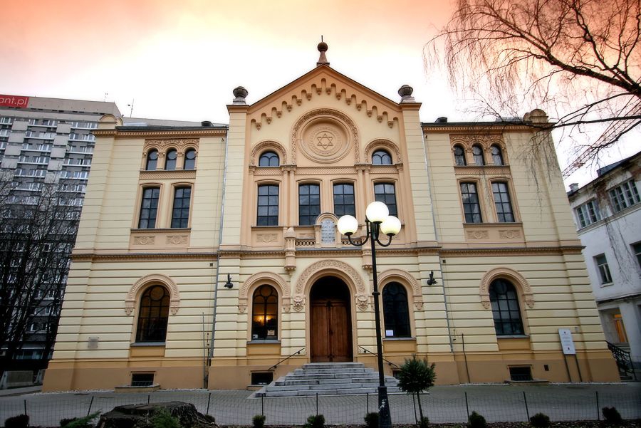 Nozyk Synagogue in Warsaw