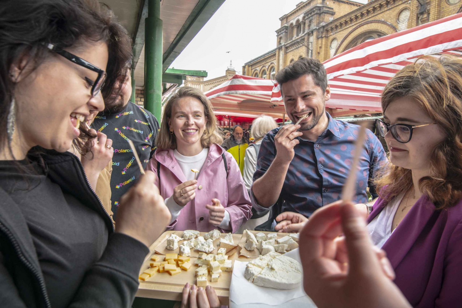 Warsaw: 3-Hour Breakfast Market Food Tour with Drinks