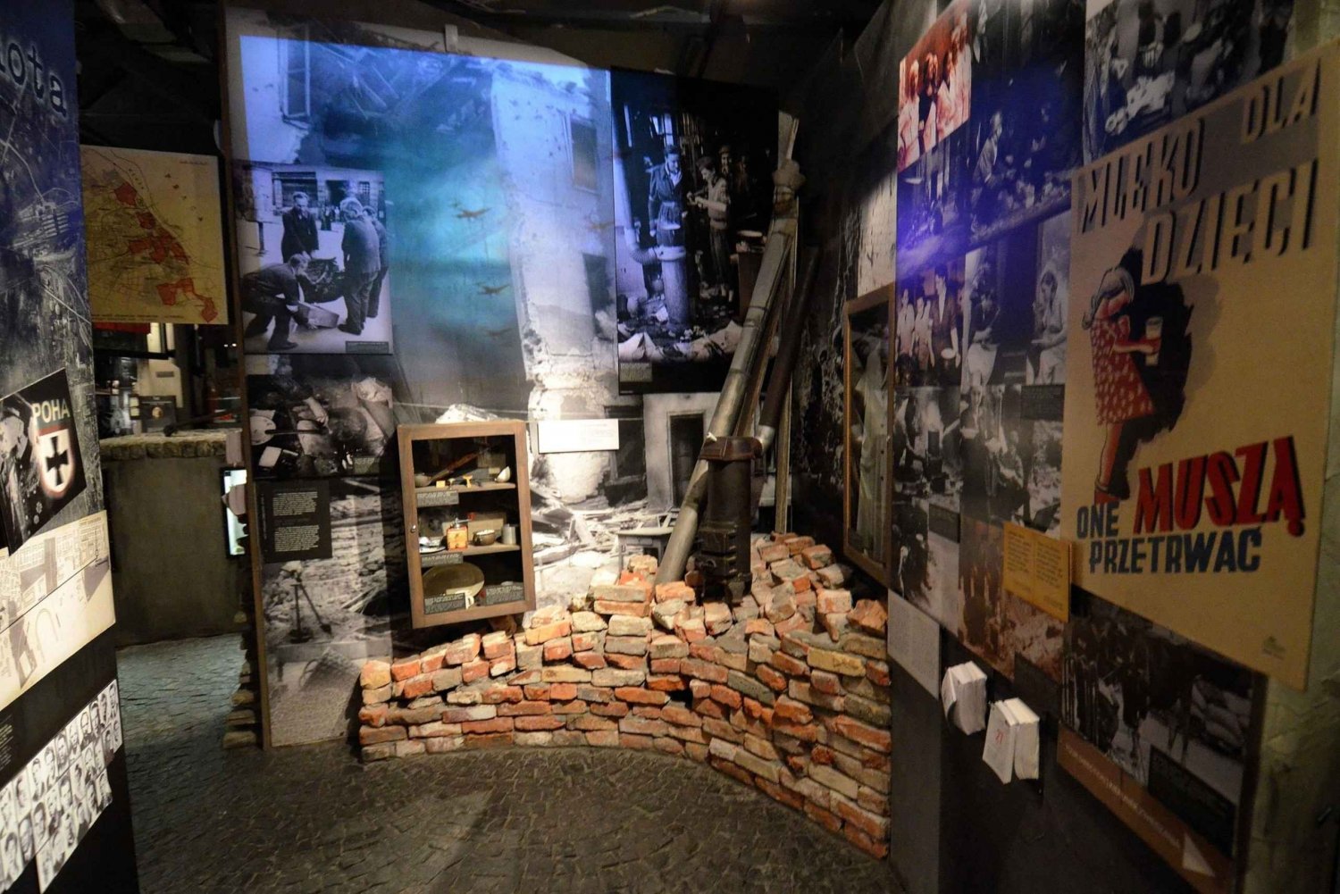 3-hour tour at Warsaw Uprising 1944 Museum /inc. Pick-up/