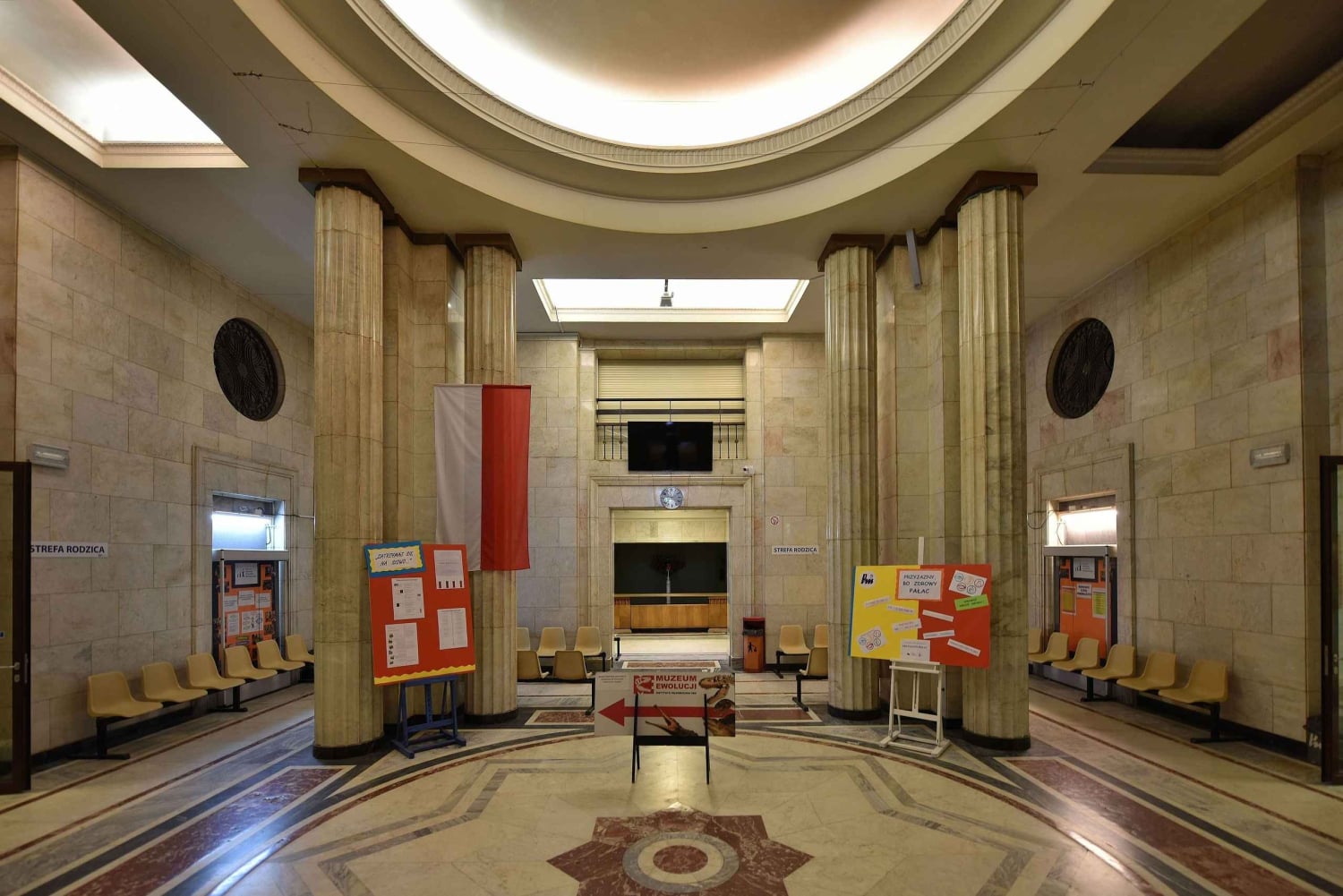 4 Stunde: Palast der Kultur und Wissenschaft und Wilanow-Palast