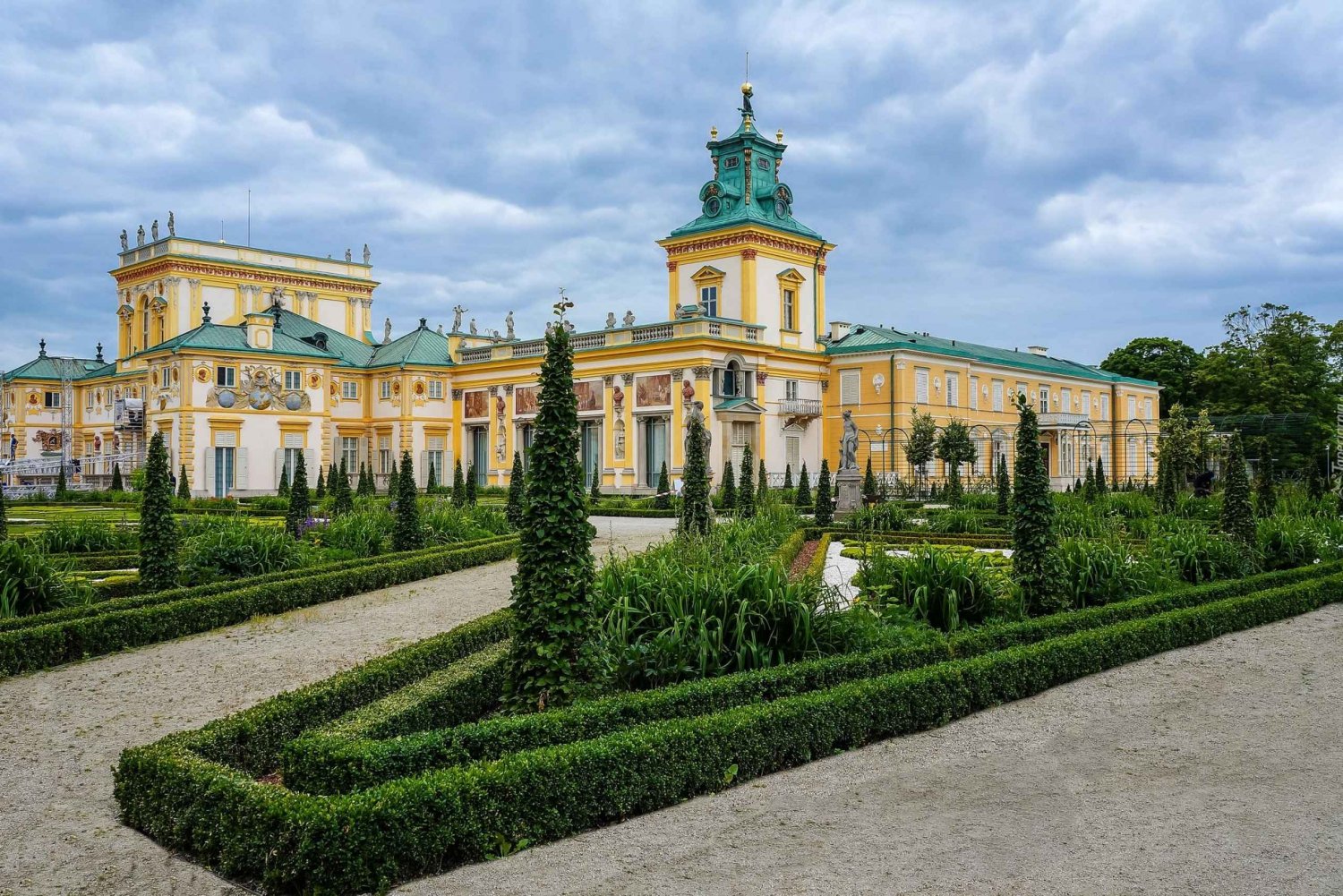 4-hour: Warsaw Uprising Museum & Wilanow Palace/inc.Pick-up/