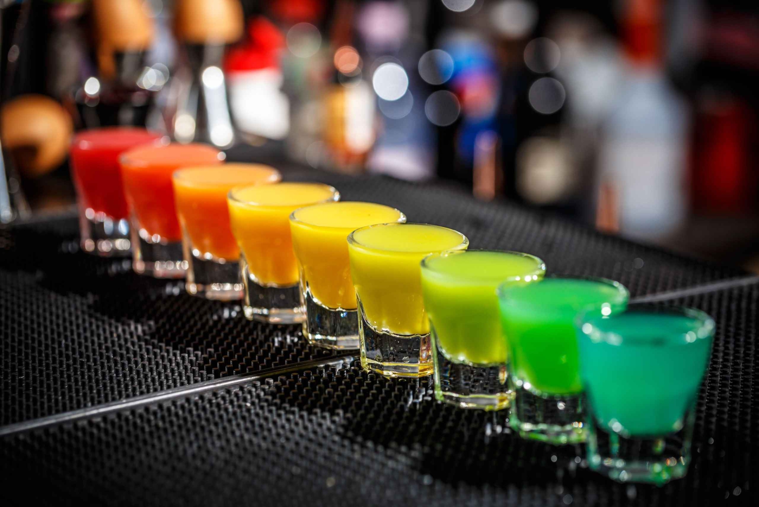 Частный тур по лучшим барам Варшавы с дегустацией 6–10 сортов водки