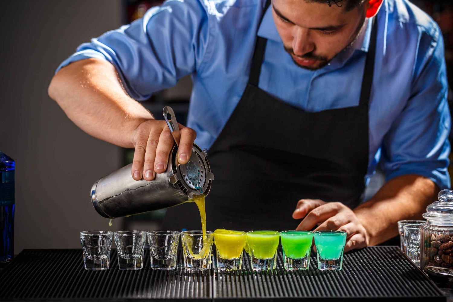 Частный тур по лучшим барам Варшавы с дегустацией 6–10 сортов водки