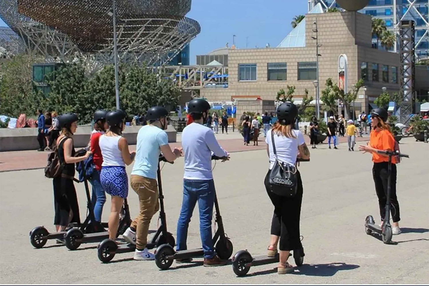 Electric Scooter Tour: 90-Minute Guided Tour of Old Town