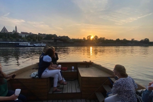 Varsovie : Croisière sur la Vistule en soirée avec Prosecco