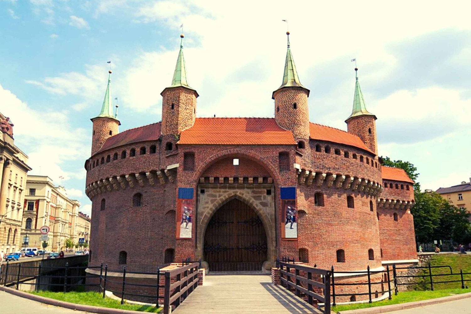 Depuis Varsovie : Visite en petit groupe de Cracovie et Wieliczka avec déjeuner