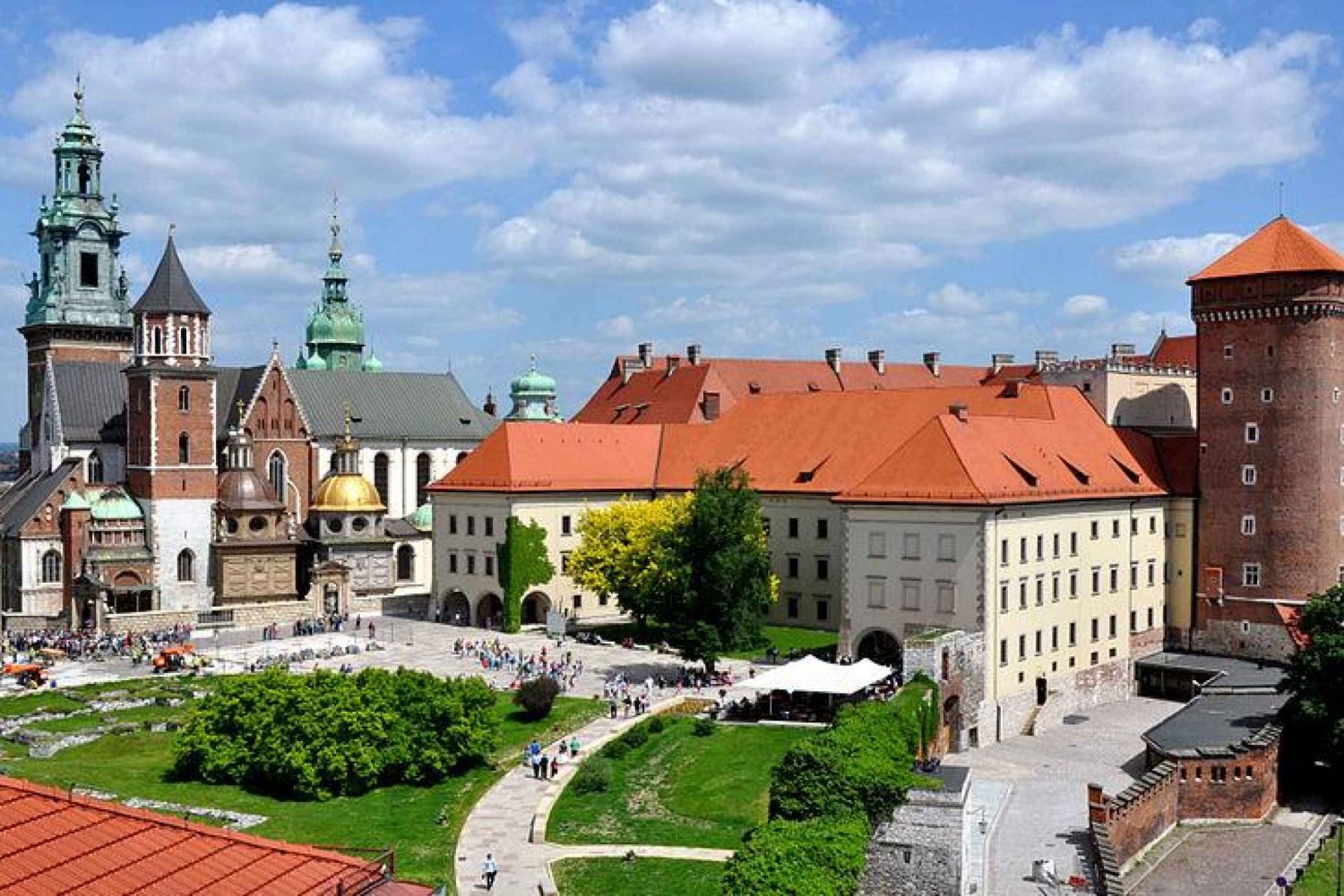 Au départ de Varsovie : Visite en petit groupe de Cracovie et Wieliczka avec déjeuner