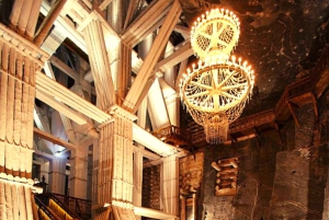 Depuis Varsovie : Visite en petit groupe de Cracovie et Wieliczka avec déjeuner