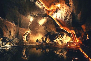 Depuis Varsovie : Visite en petit groupe de Cracovie et Wieliczka avec déjeuner