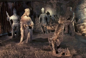 Depuis Varsovie : Visite en petit groupe de Cracovie et Wieliczka avec déjeuner