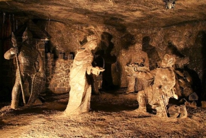 Depuis Varsovie : Visite en petit groupe de Cracovie et Wieliczka avec déjeuner