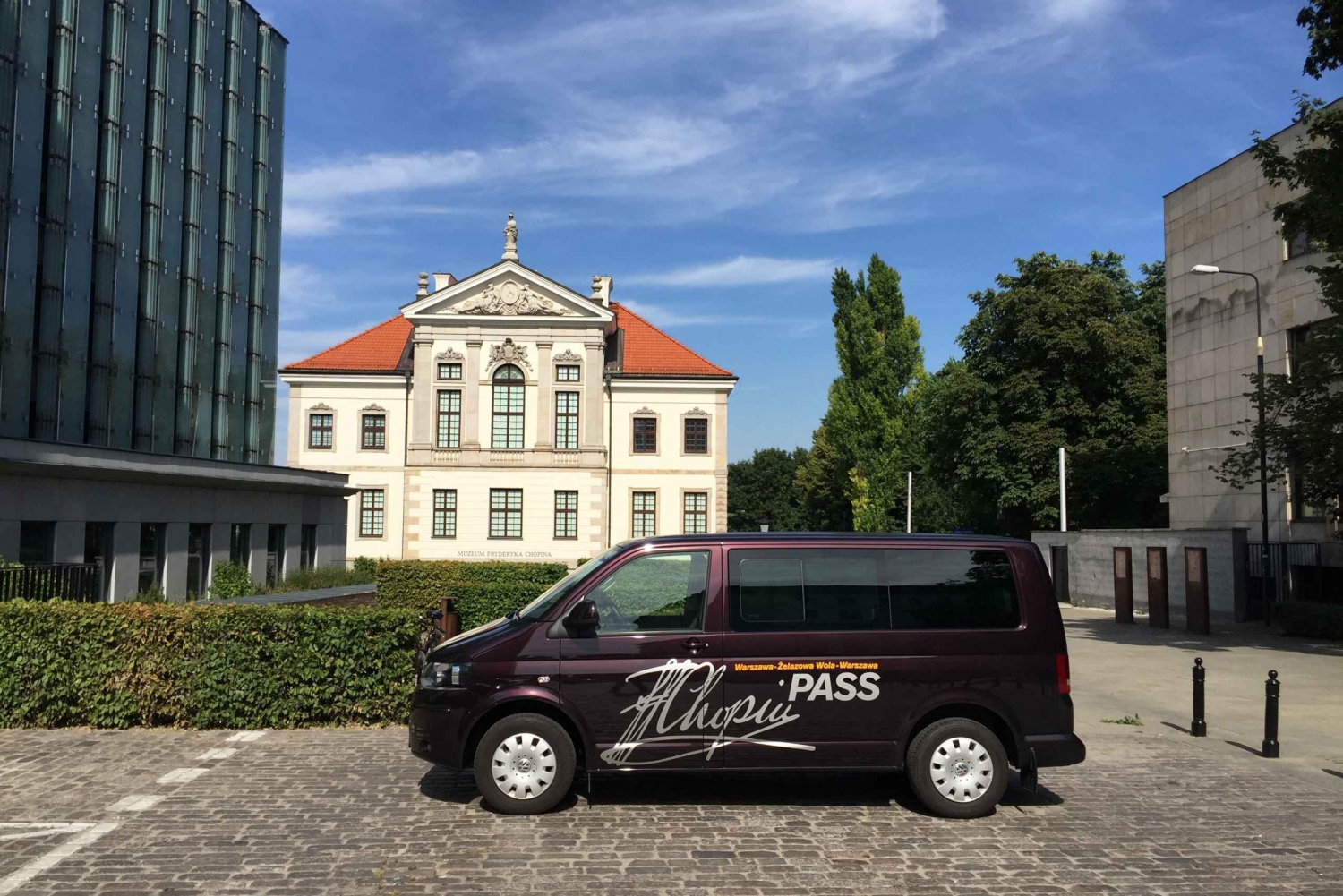 Warsaw: Guided Minivan Tour of Chopin's Warsaw