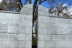 Krakow: Warsaw Day Trip by Train with Guided Tours