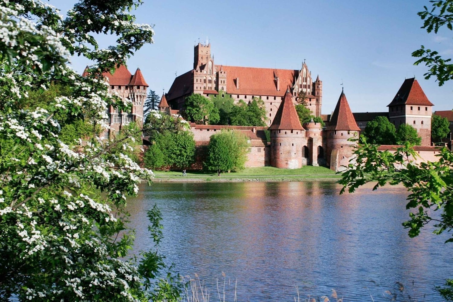 MALBORK: Castle of the Teutonic Oder from Warsaw - private