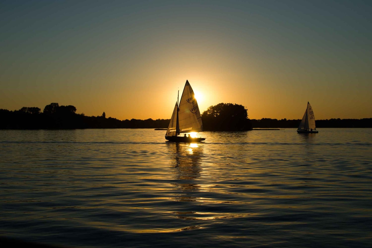 Distrito de los Lagos de Masuria: La Guarida del Lobo y Excursión en Yate