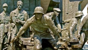 Monument to the Heroes of Warsaw Uprising