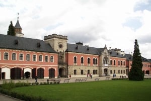 Prague: Private Transfer to Warsaw with stops + tickets