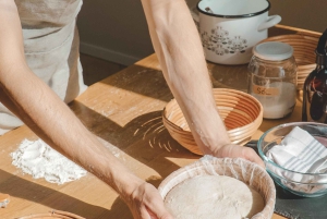 Warszawa: Baka surdegsbröd och smaka på äkta polsk mat