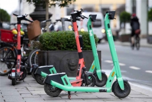 Warsaw: Bolt Tourist passes for e-scooters