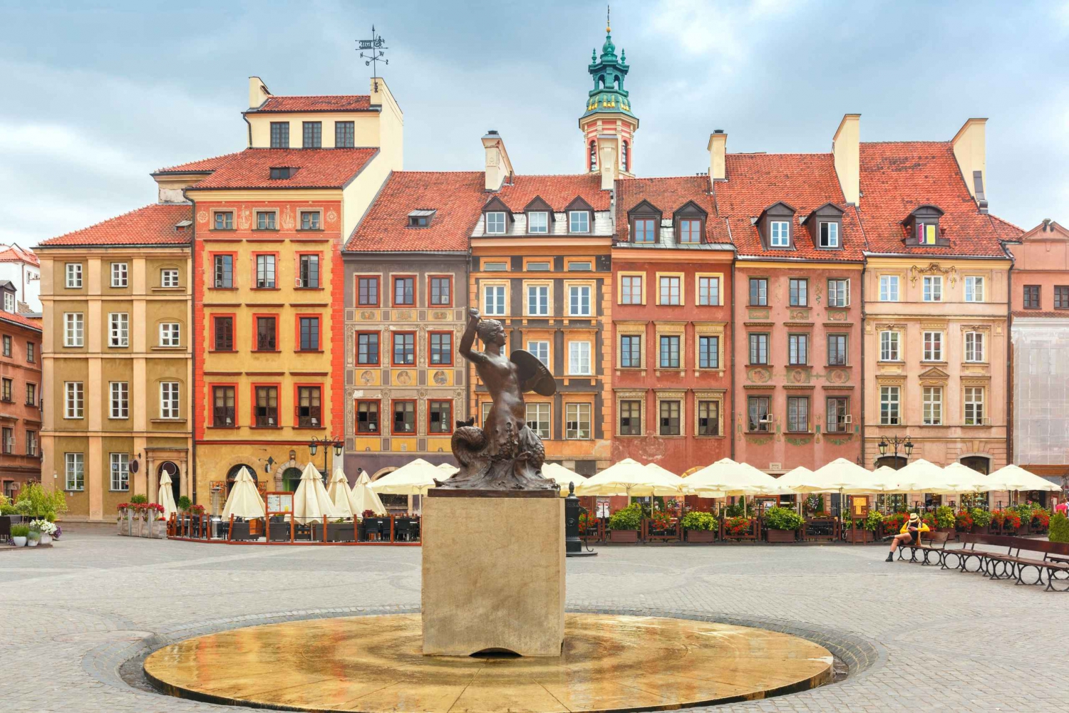 Warsaw: Capture the most Photogenic Spots with a Local