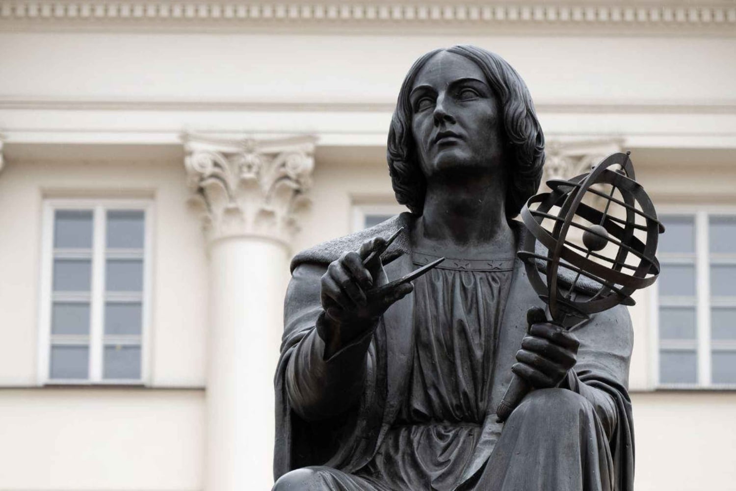 ワルシャワ：シティゲーム – 有名なポーランドの英雄たちを発見しましょう