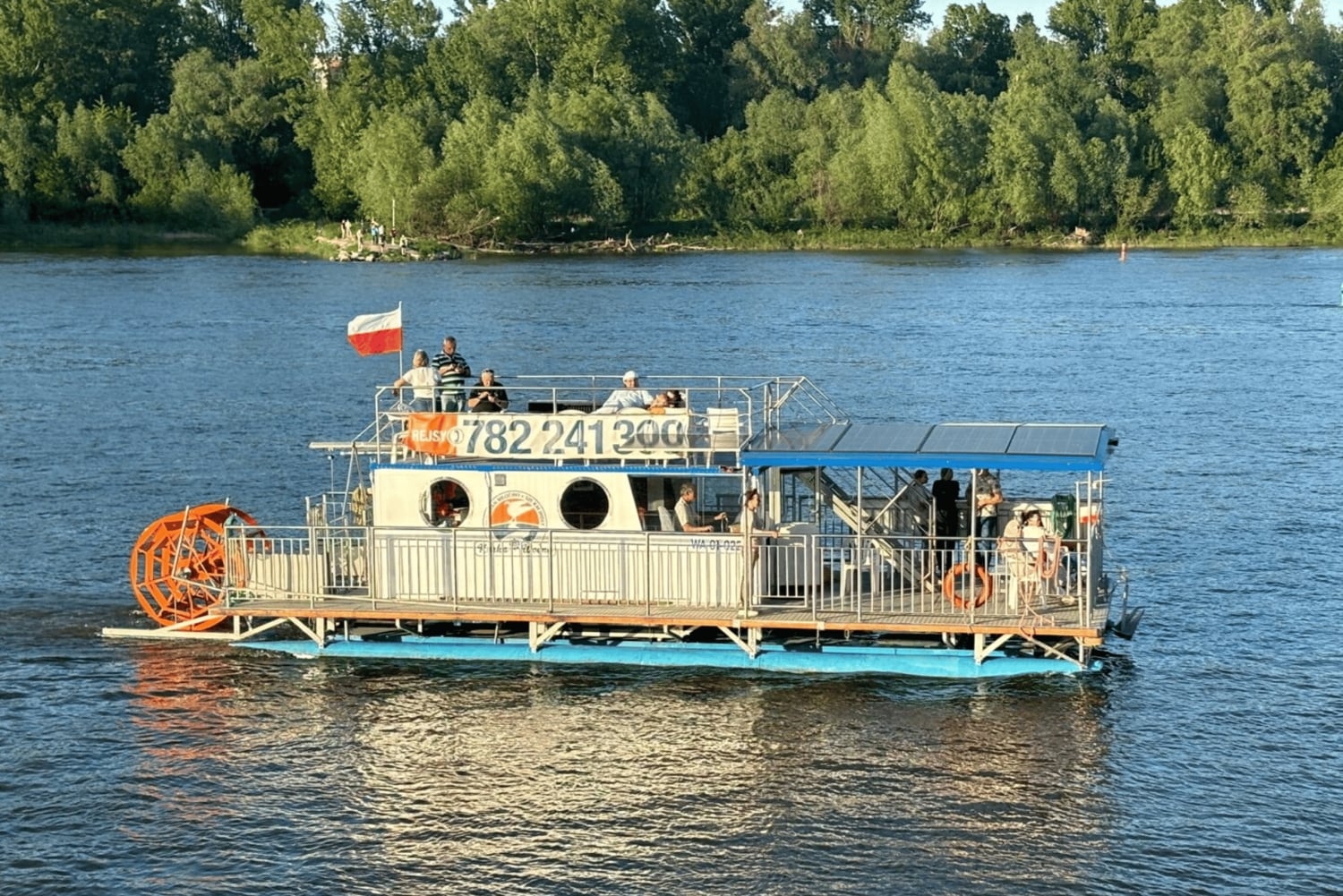 Warszawa: Tag en tur på Wislafloden om bord på Kurka Wodna-skibet