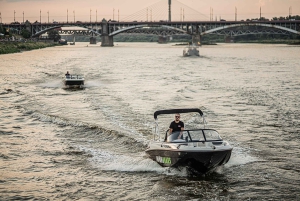 Varsovia: crucero por el Vístula con música de los 80, ambiente retro y vistas