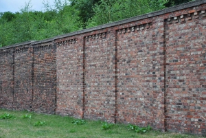 Warsaw Daily Jewish Ghetto Guided Tour with Jewish Cemetery