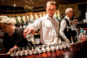 Warsaw: Evening History and Pubs Tour by Retro Minibus