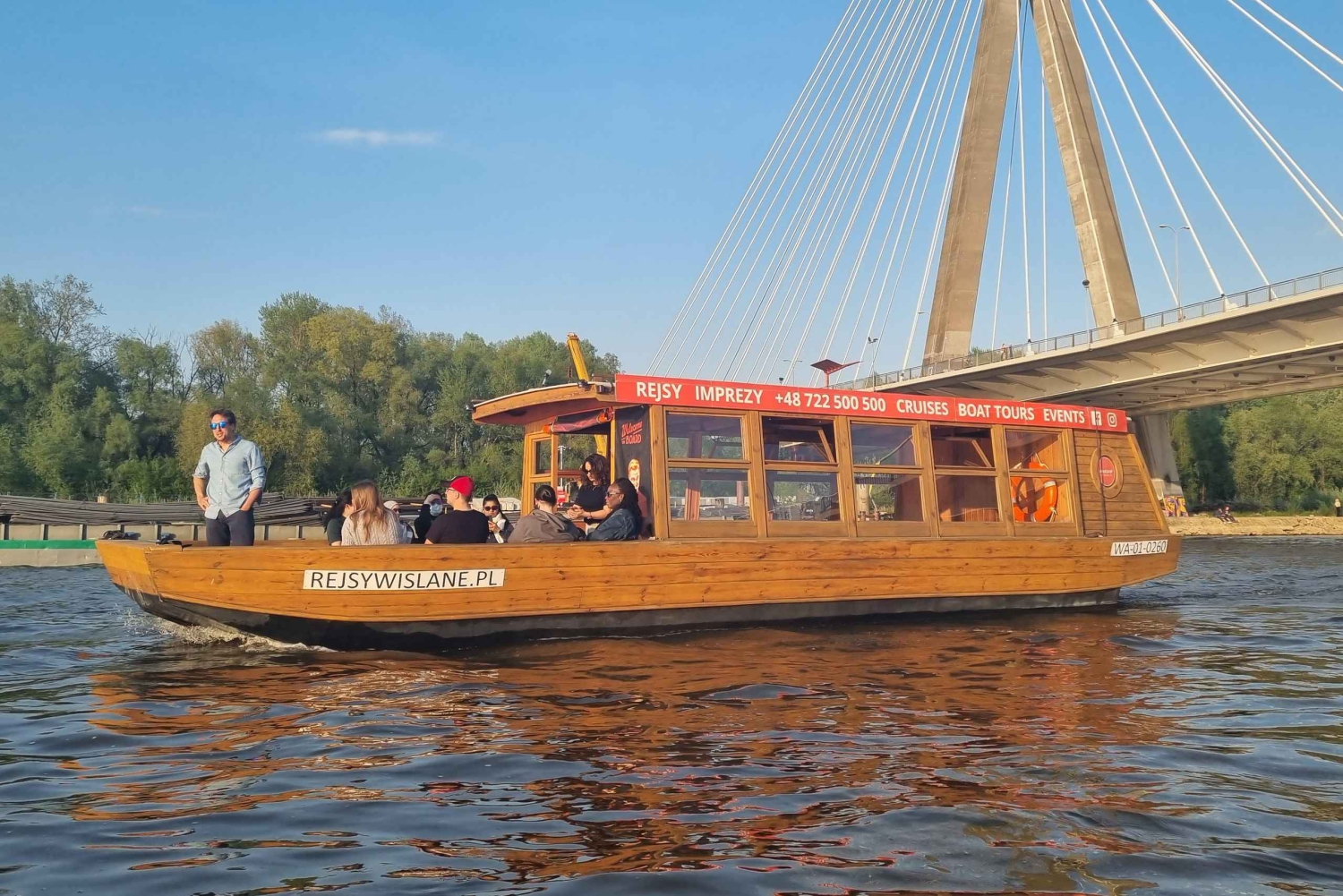 Varsovie : Croisière sur la Vistule en soirée avec boisson de bienvenue
