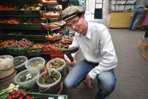 Warsaw: Food Tour on Retro Minibus with Transfer