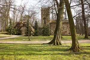 Warsaw: Full-Day Outskirts Private Tour