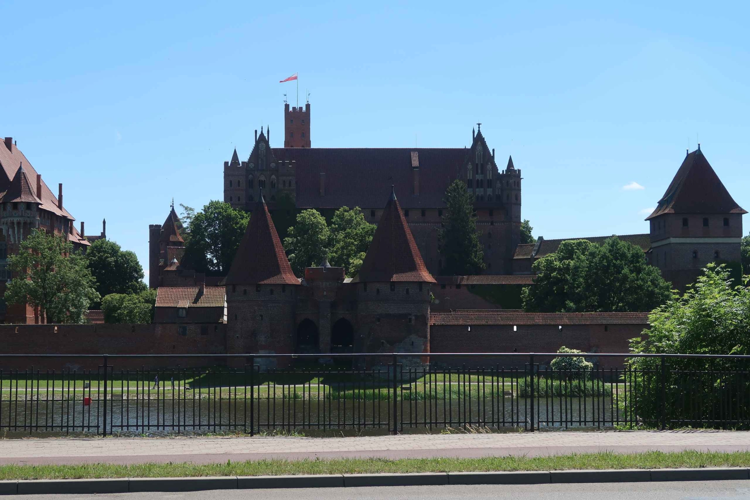 Warsaw/Gdansk: Deluxe Private Transfer Service