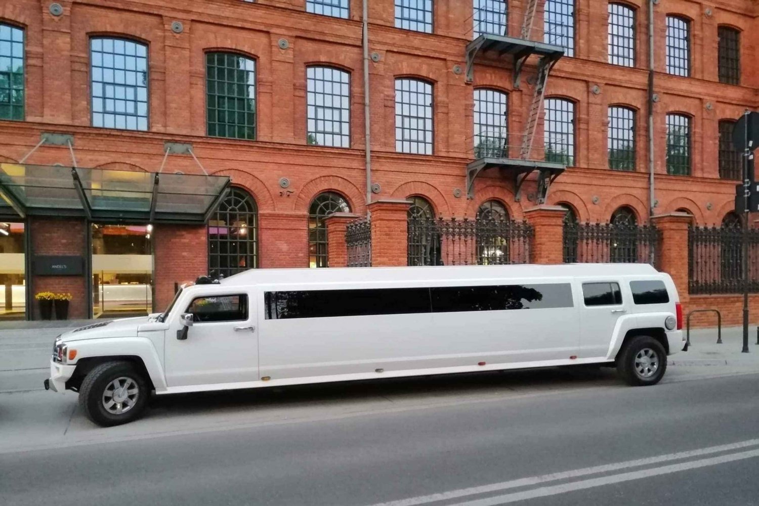 Warsaw Highlights: Hummer Limo Tour: 3 or 5-Hour