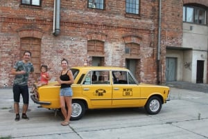 Warsaw: Historic Private Tour in Retro Fiat