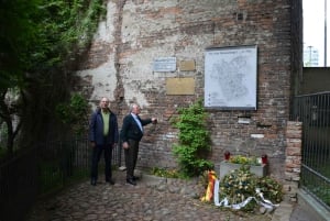Warsaw Jewish Heritage Private Tour in Retro Fiat