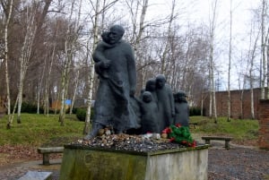 Warsaw Jewish Heritage Private Tour in Retro Fiat