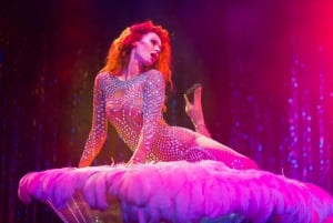 Warsaw: Live Show and Dinner for Two with Champagne