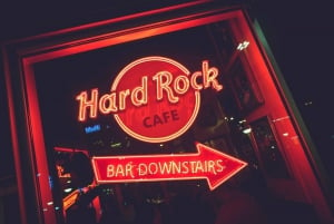 Varsova: Hard Rock Cafessa lounas tai illallinen Skip-the-Line -ohjelmalla.