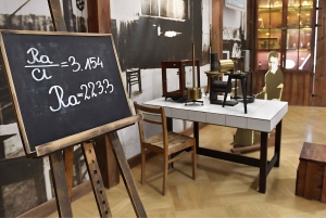 Warsaw: Marie Curie-Skłodowska Private Walking Tour