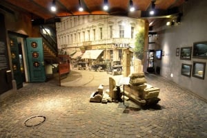 Warsaw: Old Town Tour With Royal Castle and Uprising Museum