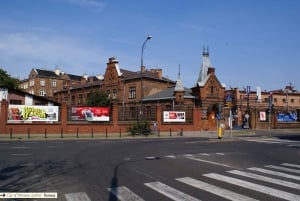 Warsaw: Praga District Tour with Vodka Museum and Tasting