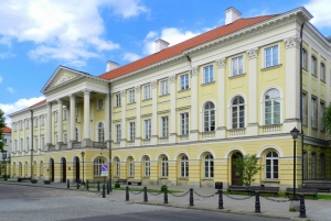 Warsaw: Private Chopin Tour with tickets to Chopin Museum