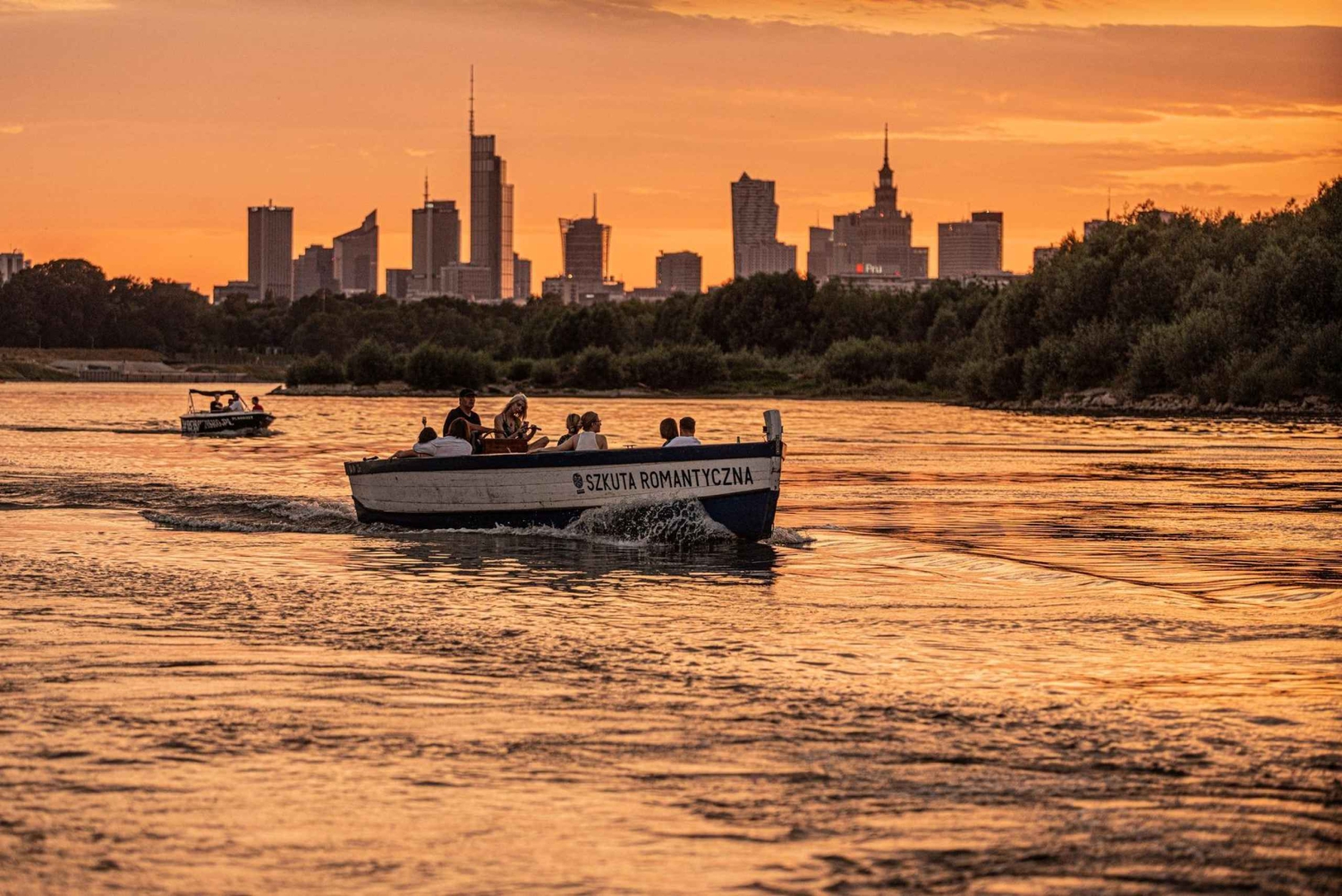 Warsaw: Private Cruise on a wooden boat - max. 12 pax