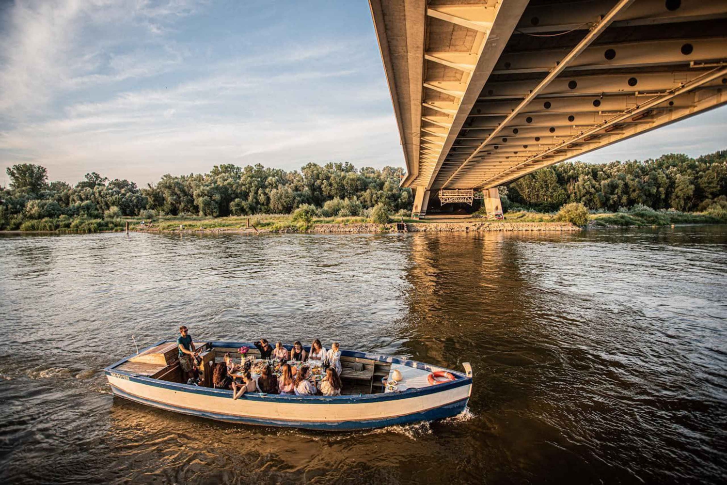 Warsaw: Private Cruise on a wooden boat - max. 12 pax