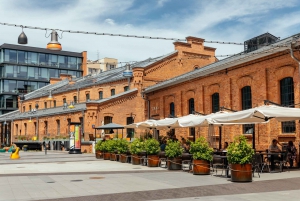 Warsaw: Private Praga District & Hidden Gems Walking Tour