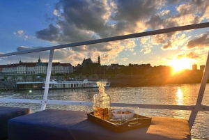 Warszawa: Privat flodkrydstogt med snacks og drikkevarer