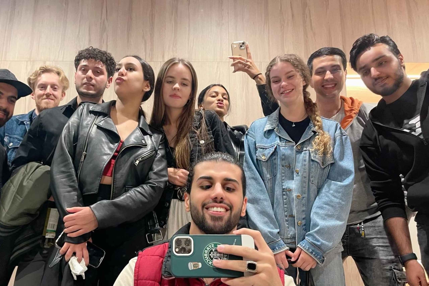 Varsóvia: Pub Crawl com bebidas, descontos, jogos e entrada VIP