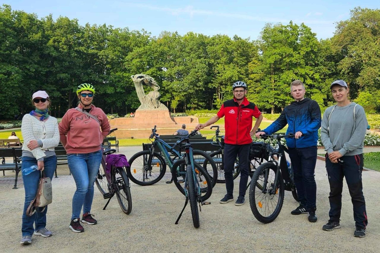 Varsovia: Recorre la ciudad con Chopin, tour de 3 horas en bicicleta eléctrica con guía
